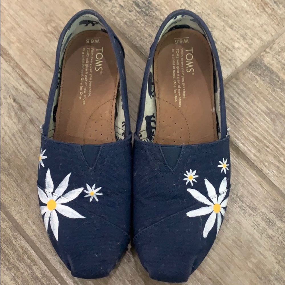 Navy blue with white painted daisies